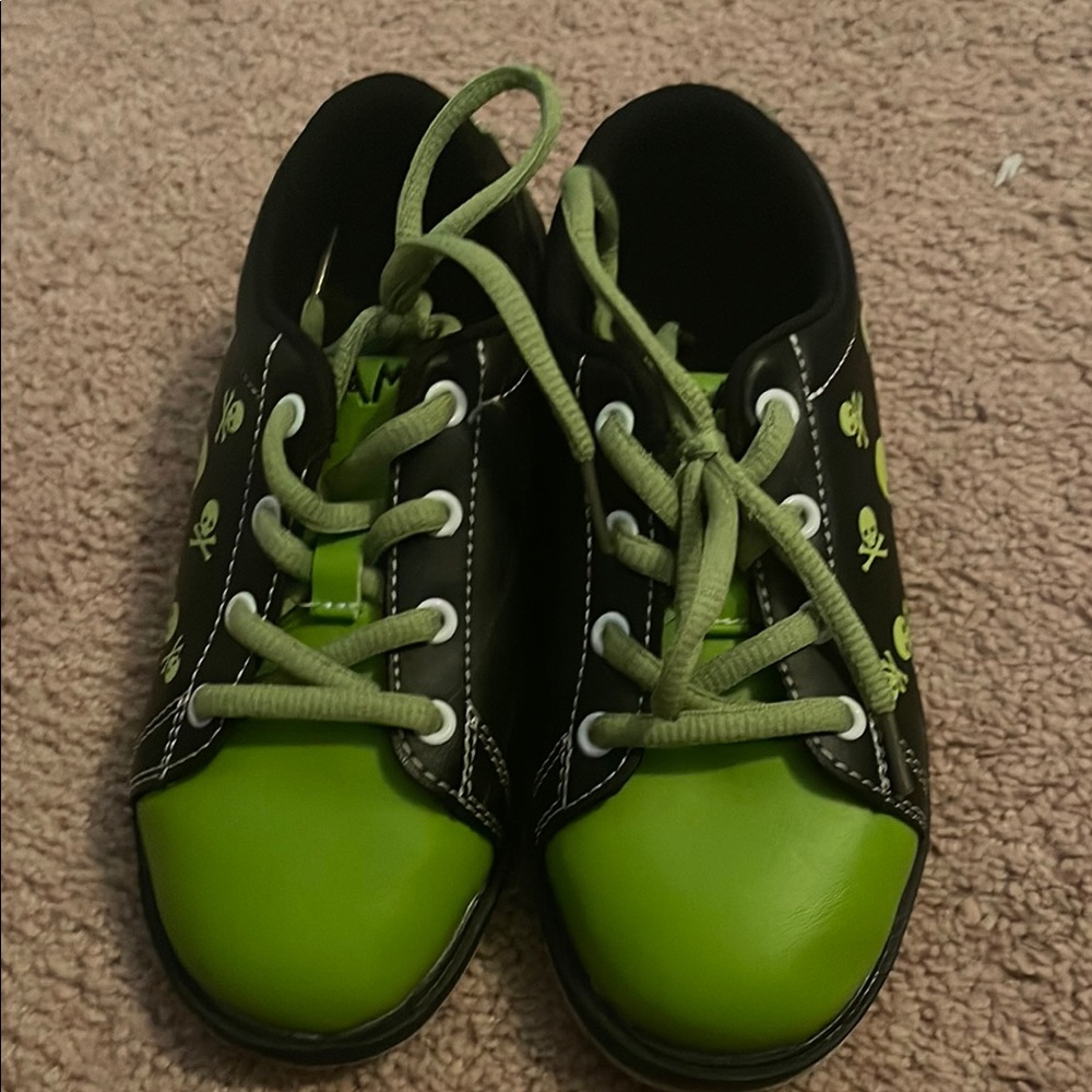 Green and Black Kids Bowling Shoes